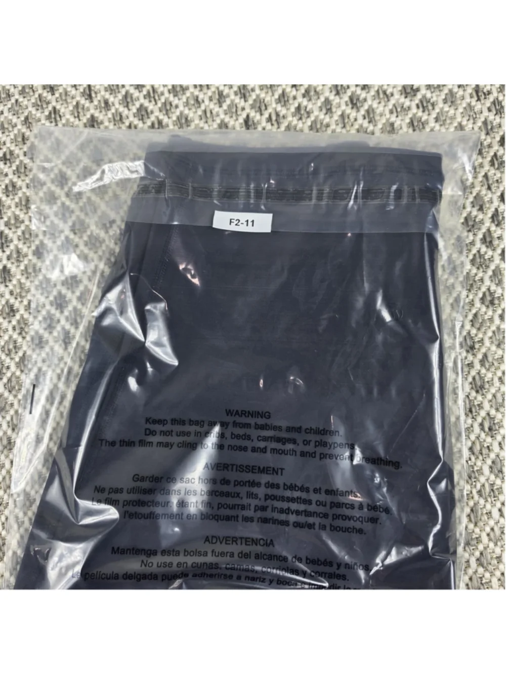 Lululemon Black Cropped Wide Leg Athletic Pants Women’s Size 4 Zip Side - Picture 10 of 10